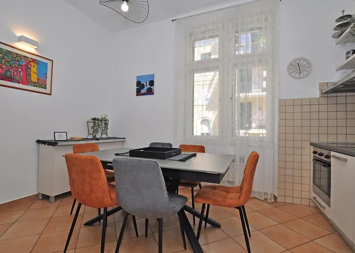 Moel Lejlighed Split